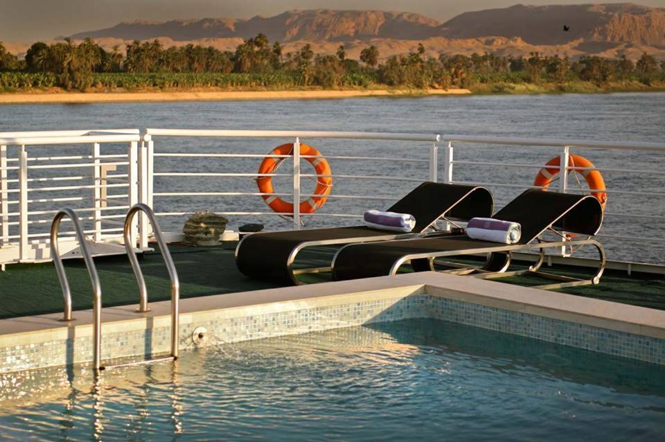 Le Fayan Nile Cruise: Weekly Luxor & Aswan Voyages Hotel Exterior photo