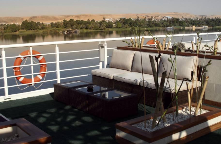 Le Fayan Nile Cruise: Weekly Luxor & Aswan Voyages Hotel Exterior photo